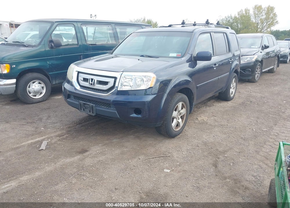 2011 HONDA PILOT EX VIN: 5FNYF4H47BB071359