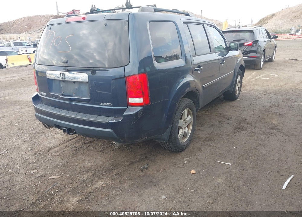 2011 HONDA PILOT EX VIN: 5FNYF4H47BB071359
