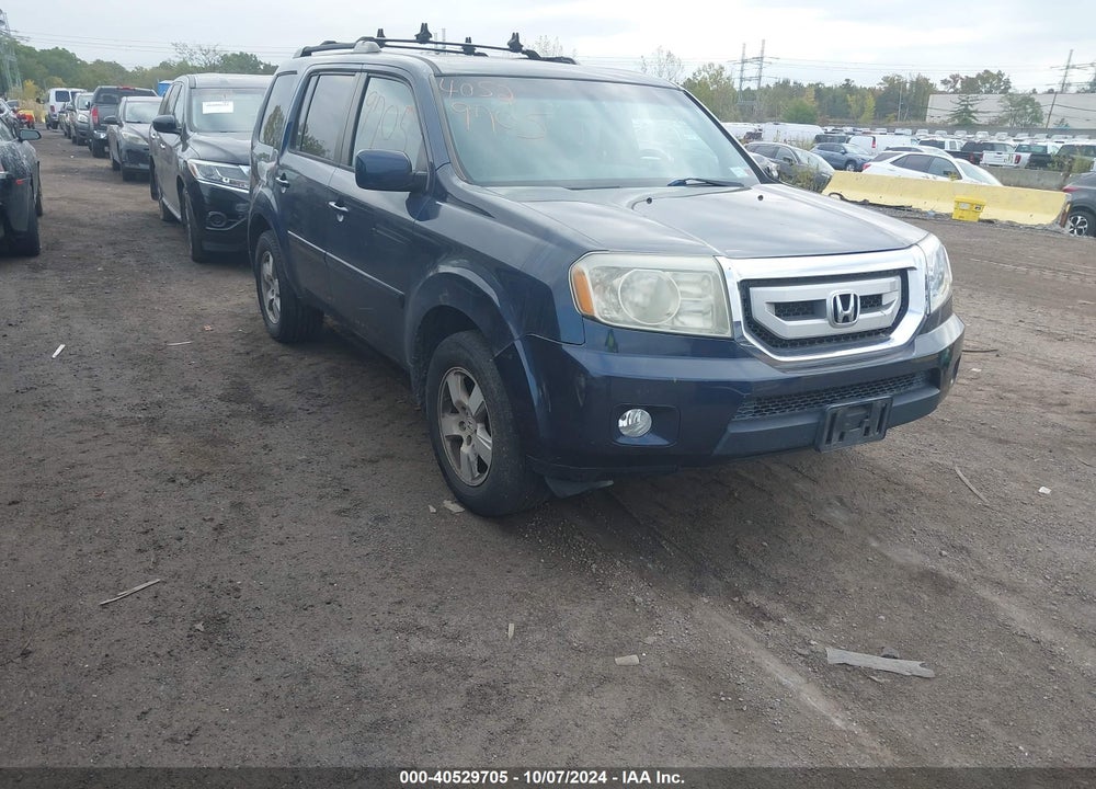 2011 HONDA PILOT EX VIN: 5FNYF4H47BB071359