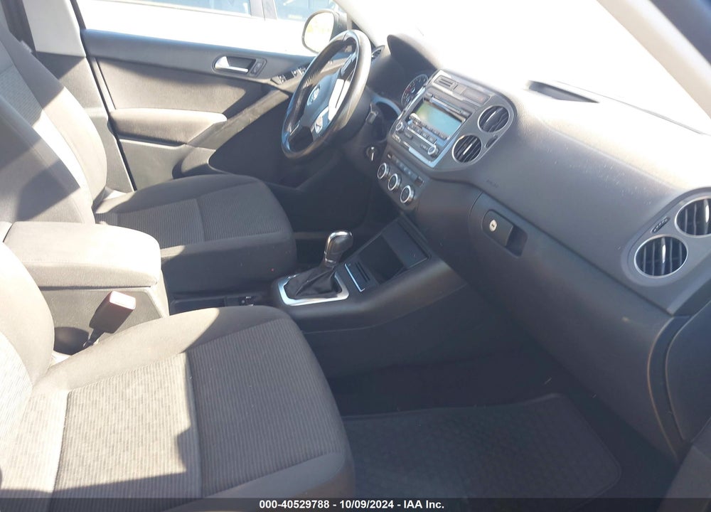 2013 VOLKSWAGEN TIGUAN S VIN: WVGBV7AX7DW508818