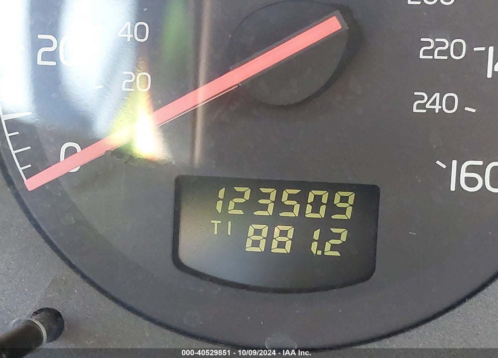 2001 VOLVO S60 2.4T VIN: YV1RS58D712010000