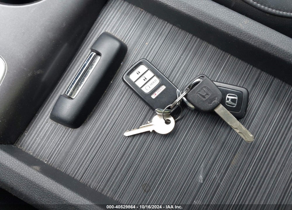 2017 HONDA RIDGELINE RTL-T VIN: 5FPYK3F69HB003431