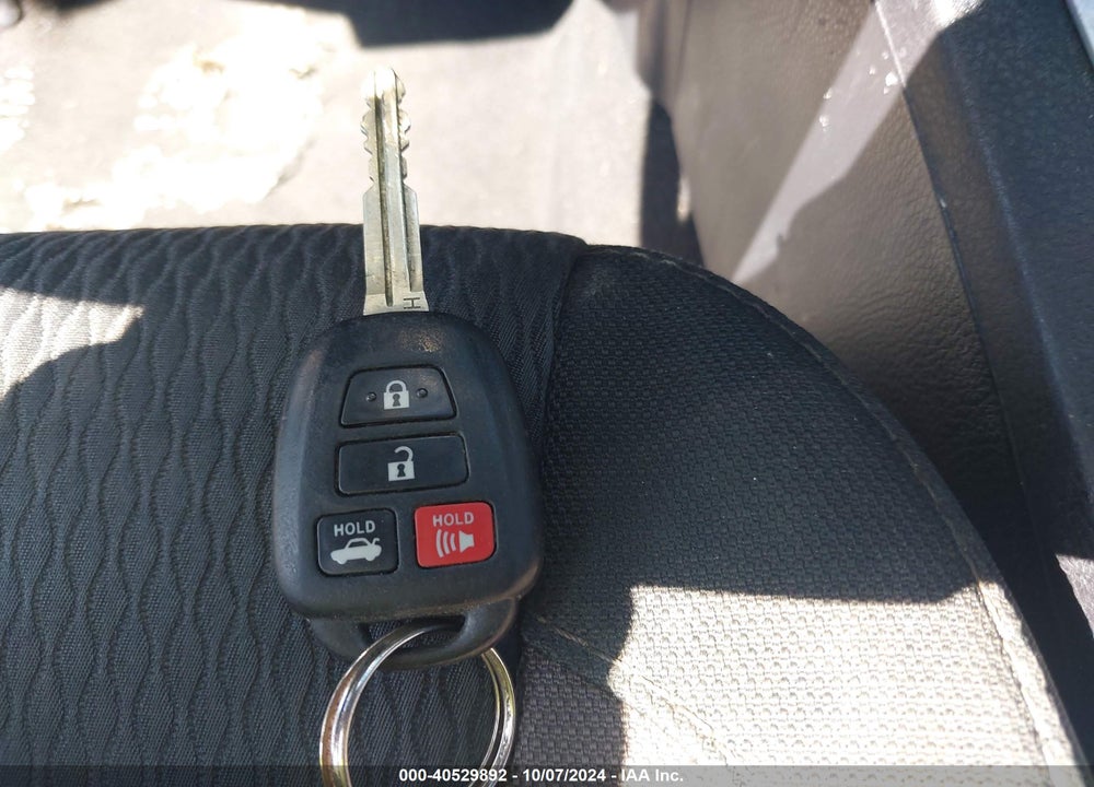 2019 TOYOTA COROLLA LE VIN: 2T1BURHE2KC241858