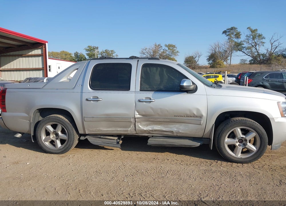 2011 CHEVROLET AVALANCHE 1500 LTZ VIN: 3GNTKGE38BG267623