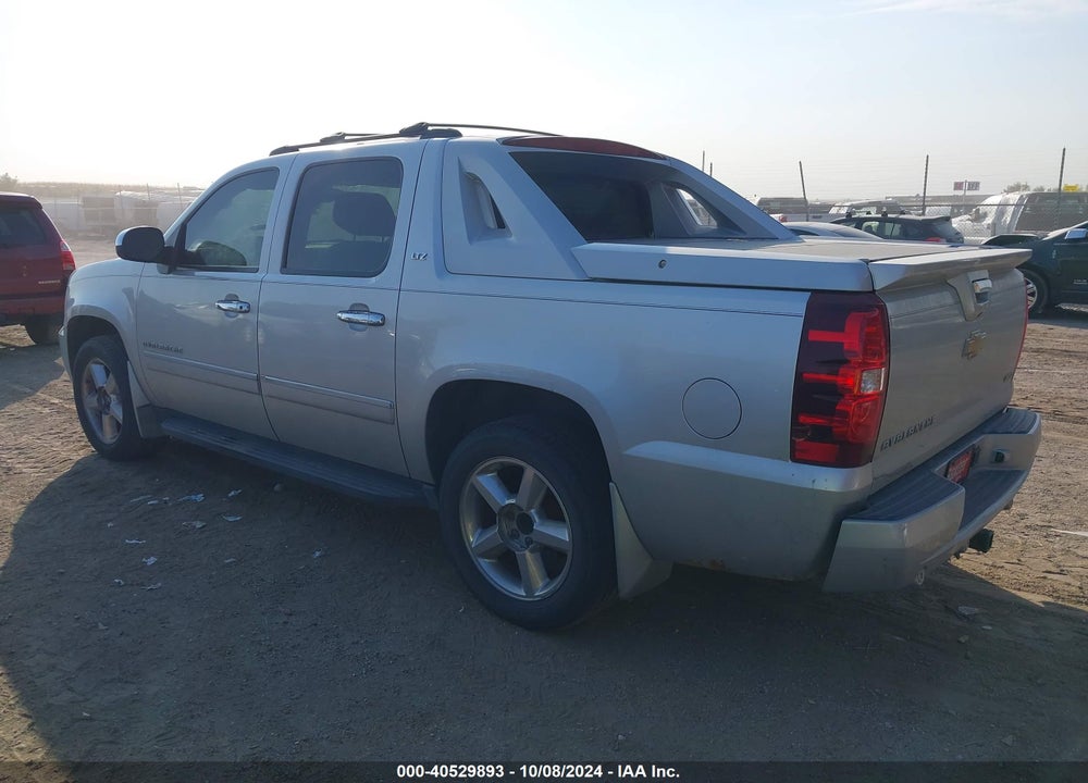 2011 CHEVROLET AVALANCHE 1500 LTZ VIN: 3GNTKGE38BG267623