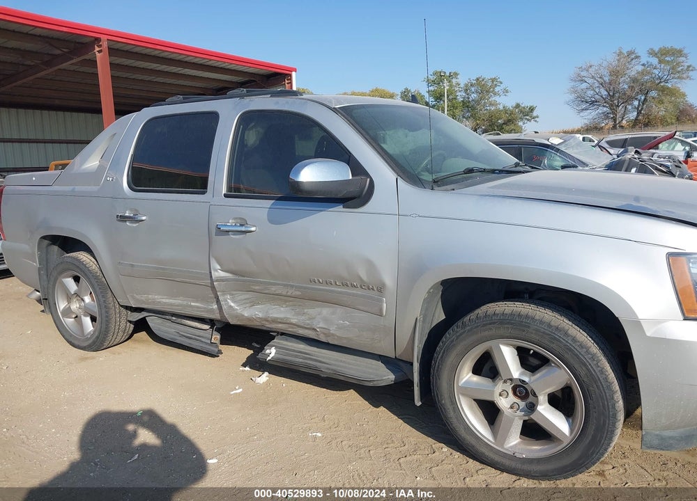 2011 CHEVROLET AVALANCHE 1500 LTZ VIN: 3GNTKGE38BG267623