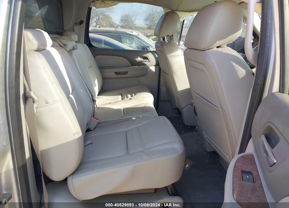 2011 CHEVROLET AVALANCHE 1500 LTZ VIN: 3GNTKGE38BG267623
