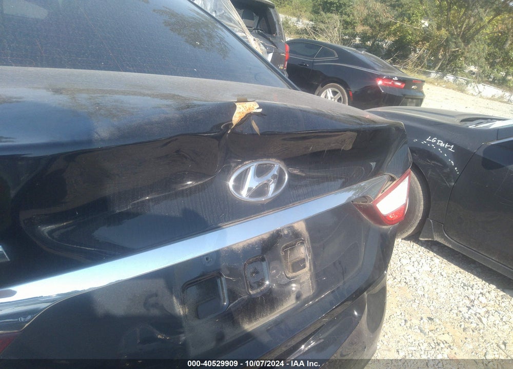 2011 HYUNDAI SONATA SE VIN: 5NPEC4AC6BH276816