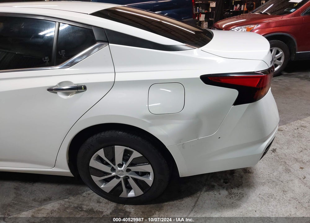 2022 NISSAN ALTIMA S FWD VIN: 1N4BL4BV1NN334179