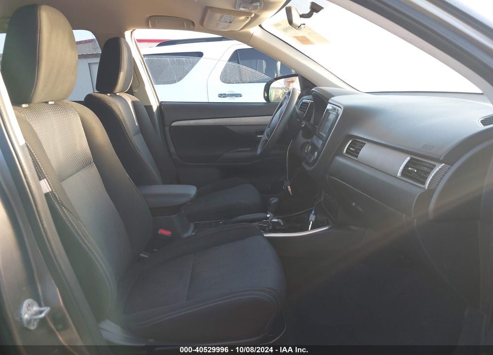 2018 MITSUBISHI OUTLANDER ES VIN: JA4AD2A3XJJ002597