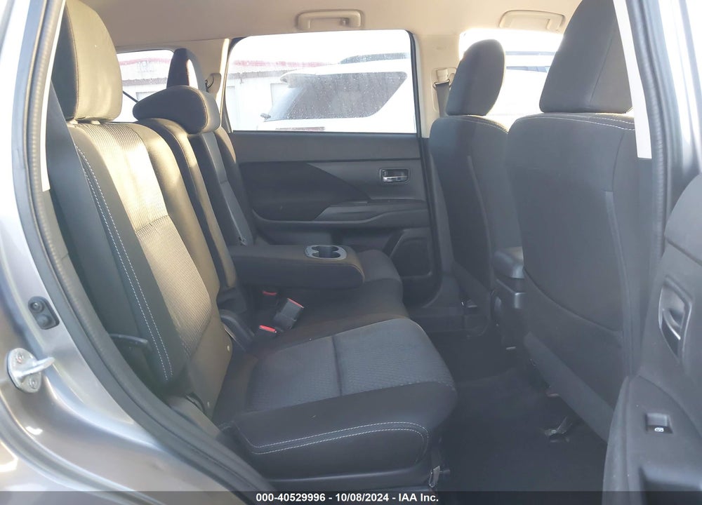 2018 MITSUBISHI OUTLANDER ES VIN: JA4AD2A3XJJ002597