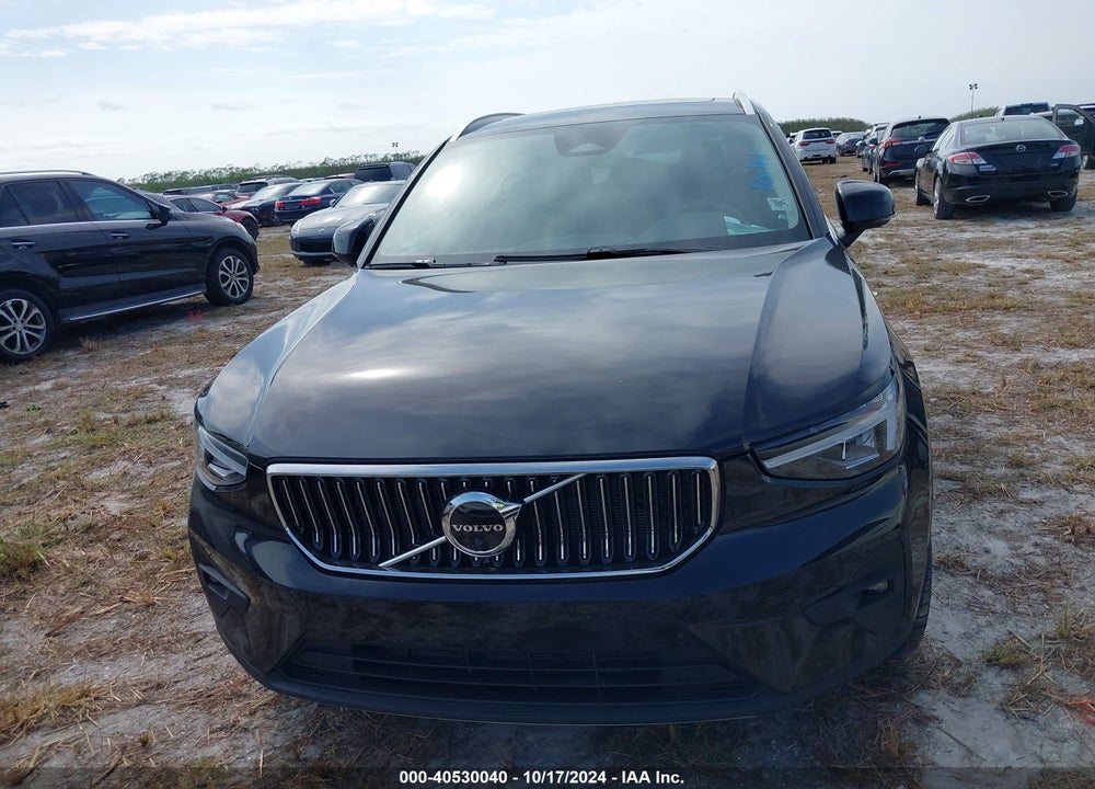 2023 VOLVO XC40 B5 PLUS BRIGHT THEME VIN: YV4L12UN3P2915822