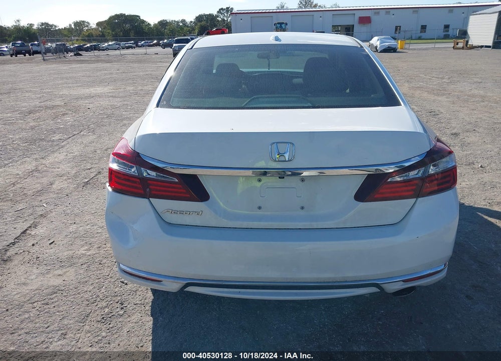 2017 HONDA ACCORD EX VIN: 1HGCR2F00HA200552