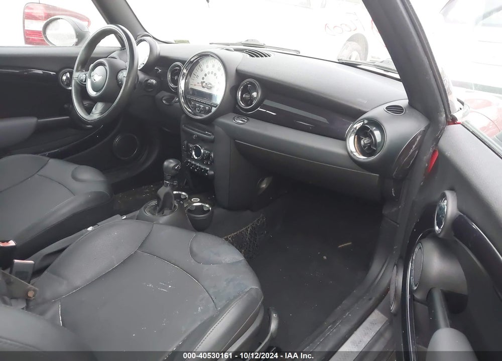 2011 MINI COOPER S CLUBMAN VIN: WMWZG3C59BTY35623