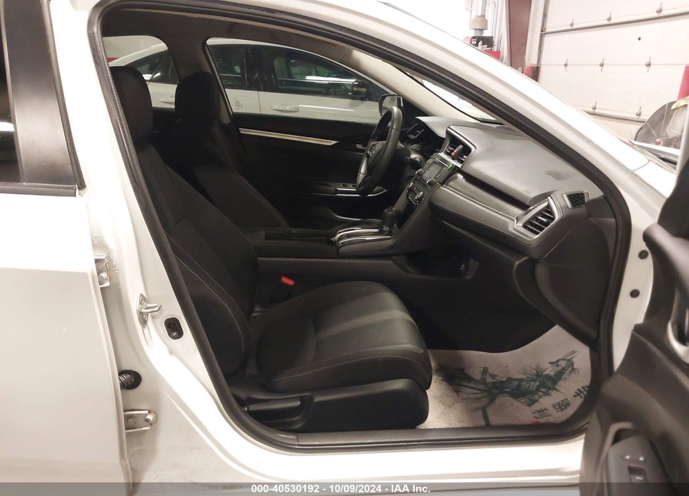 2019 HONDA CIVIC LX VIN: 19XFC2F65KE015547