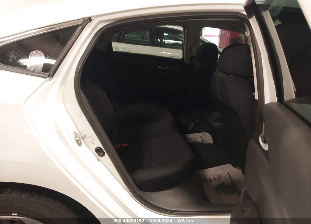2019 HONDA CIVIC LX VIN: 19XFC2F65KE015547