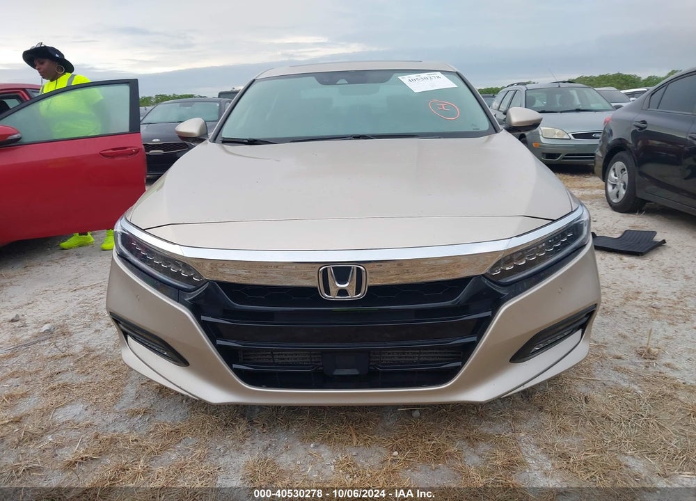 2018 HONDA ACCORD TOURING VIN: 1HGCV1F9XJA097103