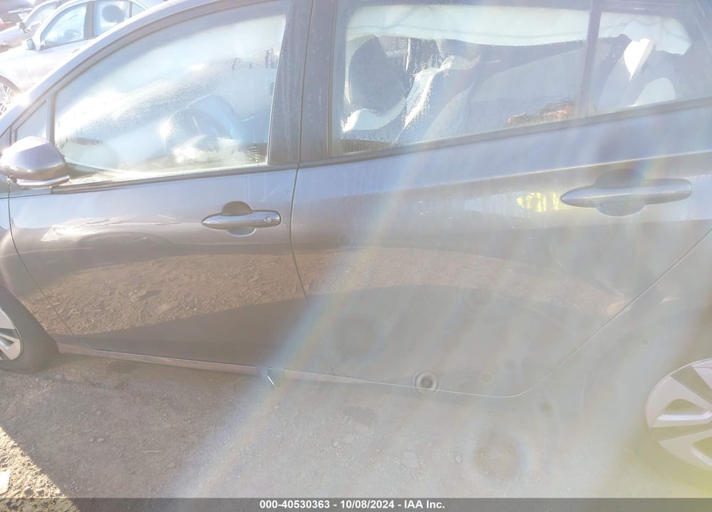 2018 TOYOTA PRIUS VIN: JTDKARFUXJ3064521