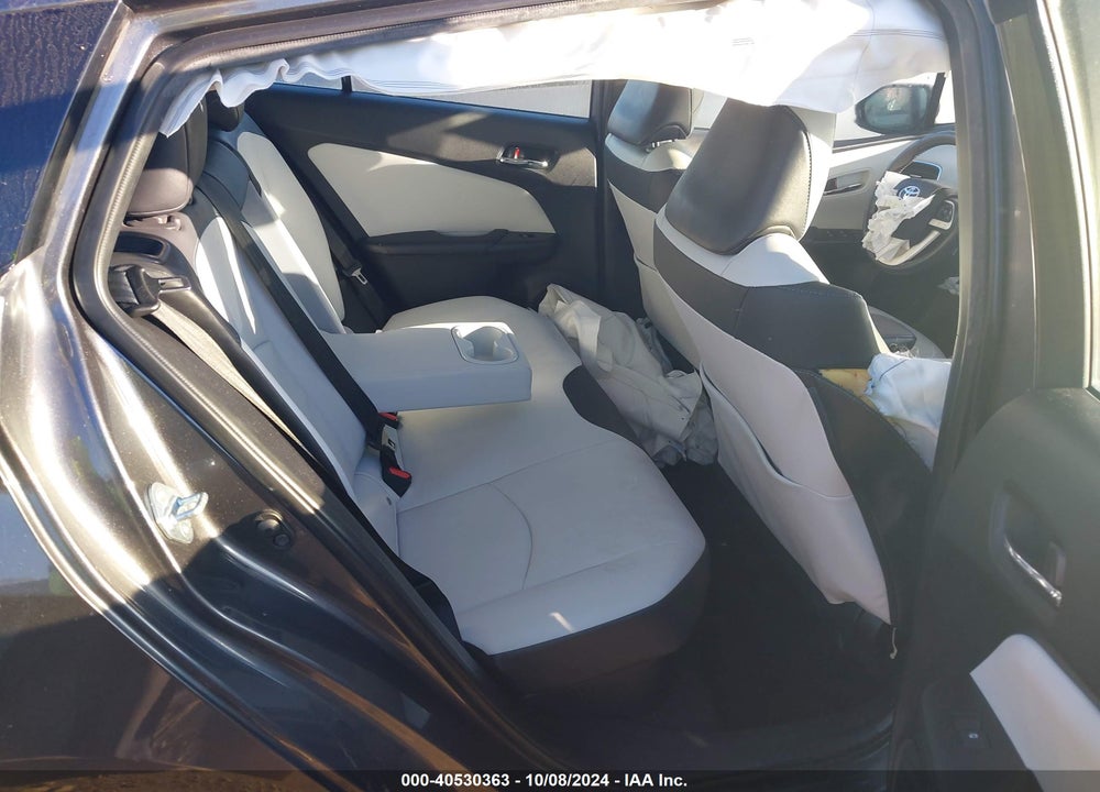 2018 TOYOTA PRIUS VIN: JTDKARFUXJ3064521