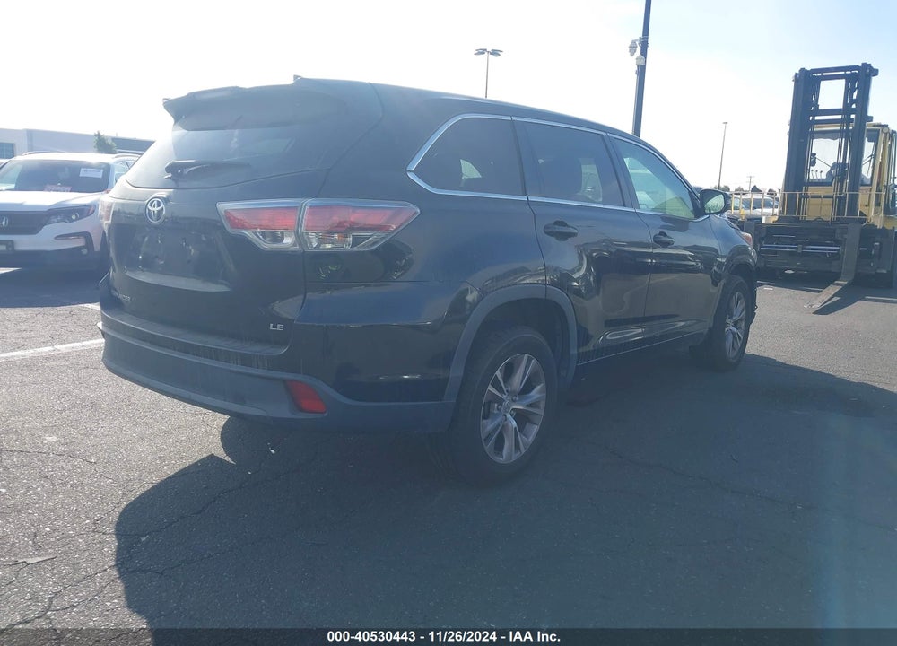 2015 TOYOTA HIGHLANDER LE PLUS V6 VIN: 5TDZKRFH6FS113637
