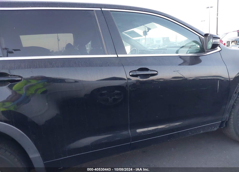2015 TOYOTA HIGHLANDER LE PLUS V6 VIN: 5TDZKRFH6FS113637