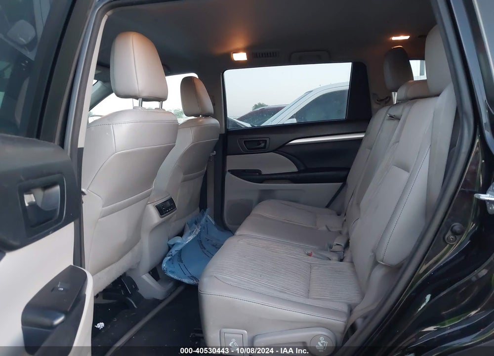 2015 TOYOTA HIGHLANDER LE PLUS V6 VIN: 5TDZKRFH6FS113637