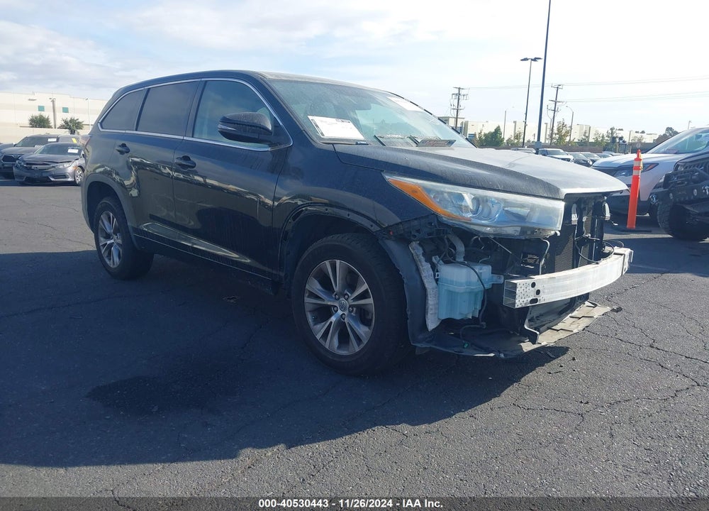 2015 TOYOTA HIGHLANDER LE PLUS V6 VIN: 5TDZKRFH6FS113637