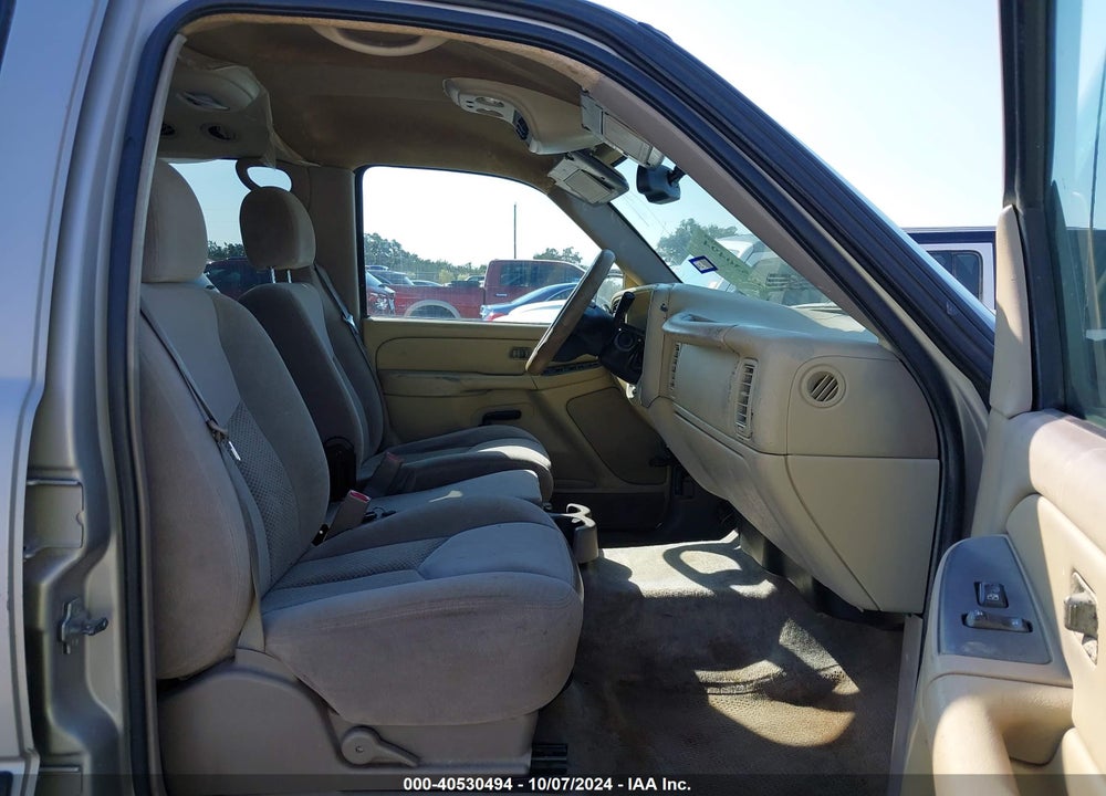 2004 CHEVROLET TAHOE LS VIN: 1GNEC13VX4R240739