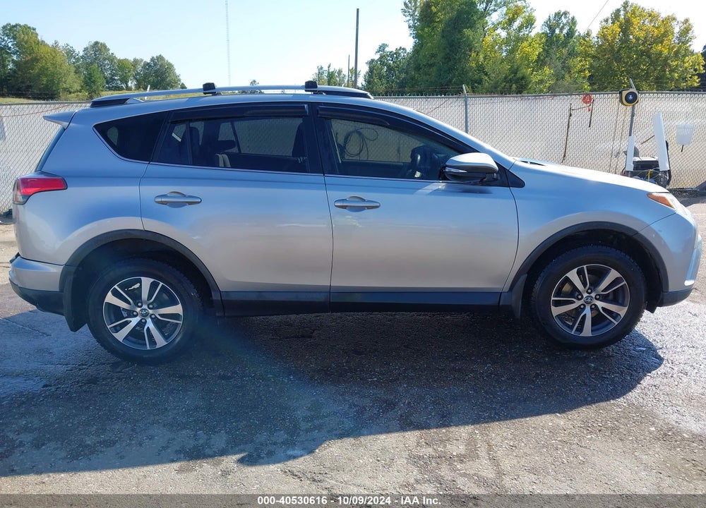 2018 TOYOTA RAV4 XLE VIN: JTMRFREV8JJ223624