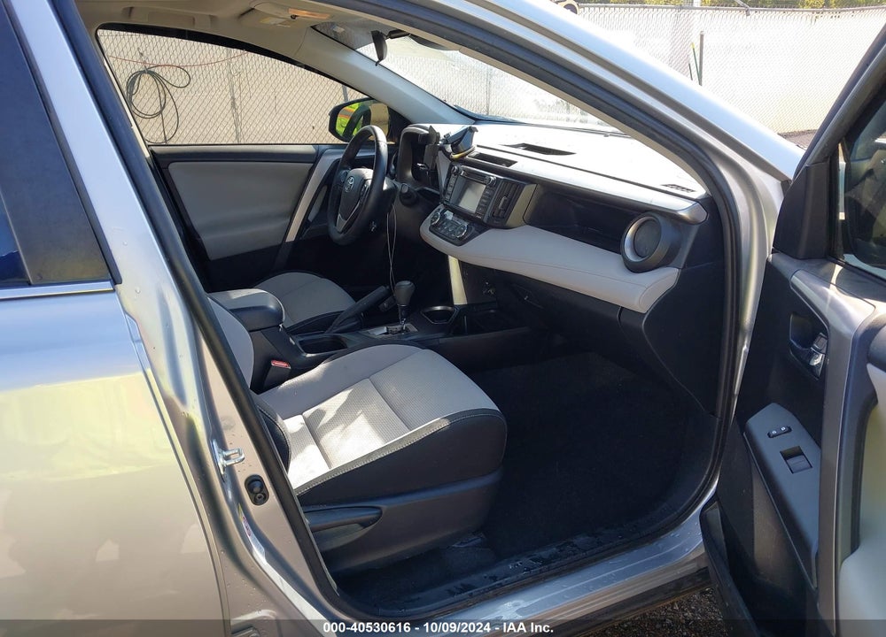 2018 TOYOTA RAV4 XLE VIN: JTMRFREV8JJ223624