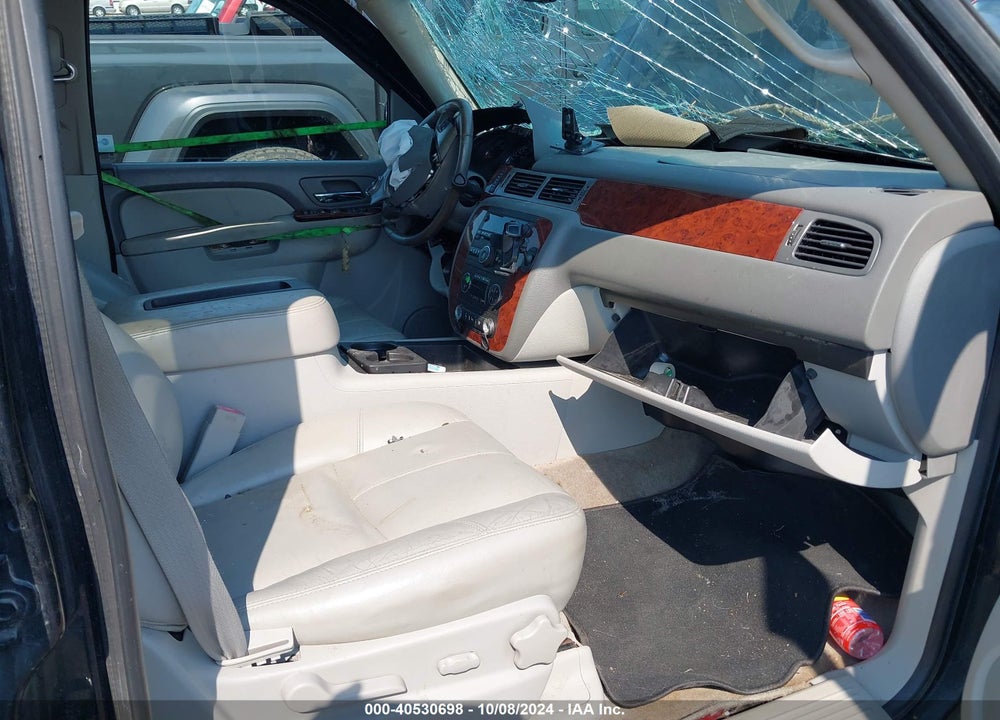 2011 CHEVROLET TAHOE LT VIN: 1GNSCBE03BR195246