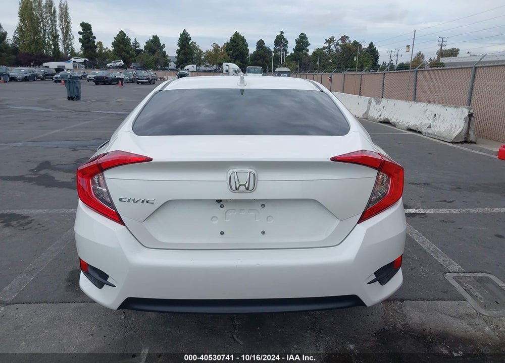 2018 HONDA CIVIC EX VIN: 19XFC2F71JE205319