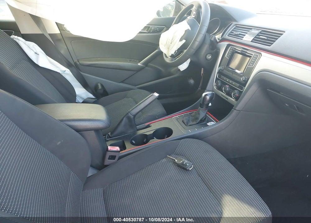 2018 VOLKSWAGEN PASSAT 2.0T R-LINE/2.0T S VIN: 1VWAA7A30JC022113