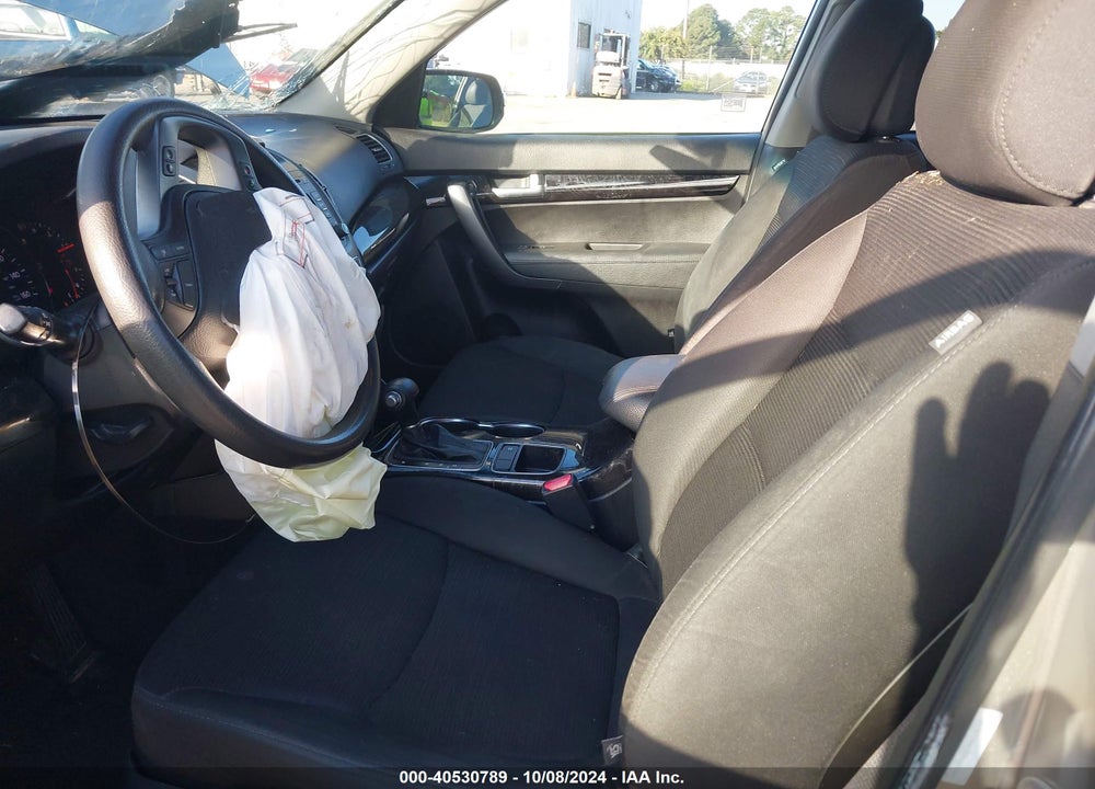2014 KIA SORENTO LX VIN: 5XYKT3A6XEG426266
