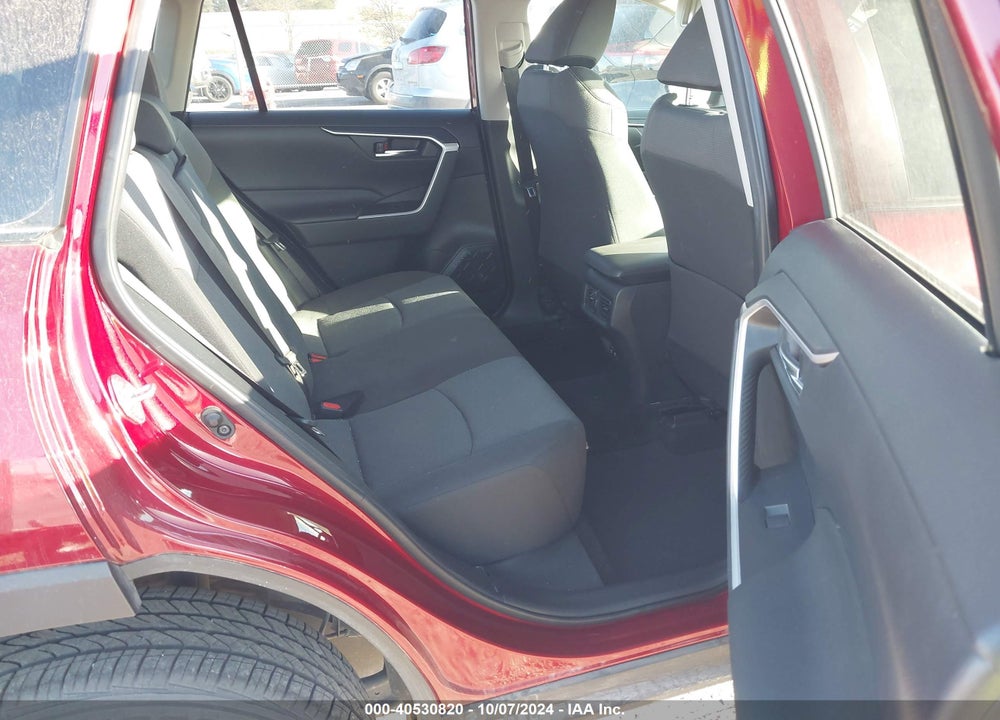 2019 TOYOTA RAV4 XLE VIN: JTMP1RFV3KJ012921