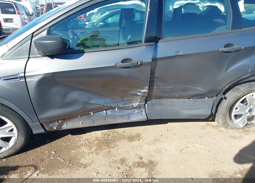 2013 FORD ESCAPE S VIN: 1FMCU0F78DUA20318