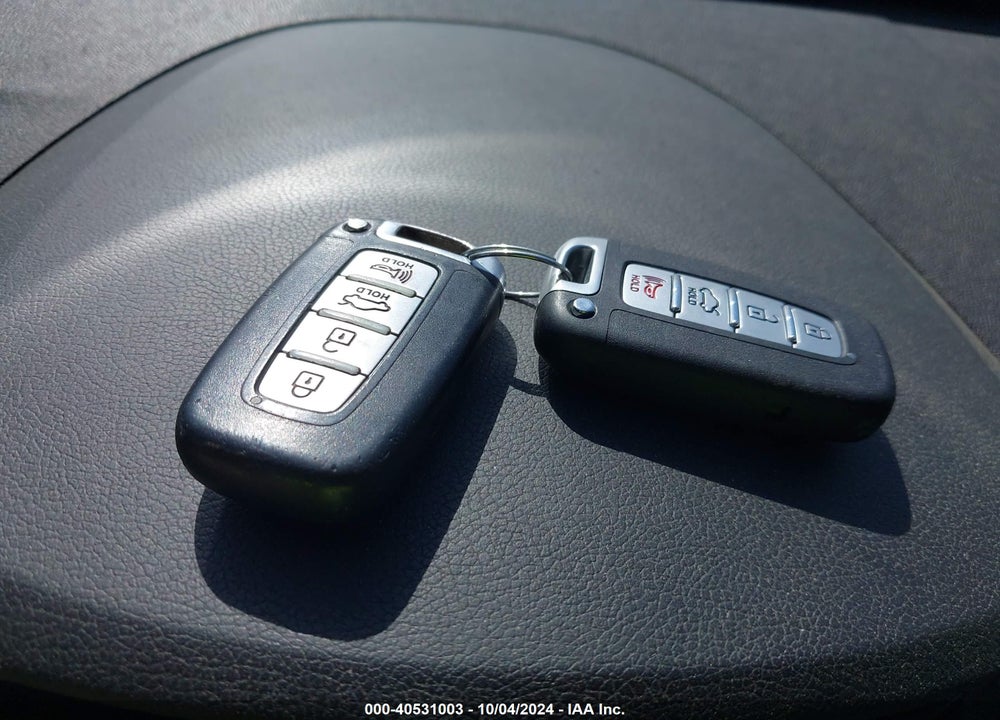 2013 HYUNDAI SONATA HYBRID VIN: KMHEC4A44DA070585