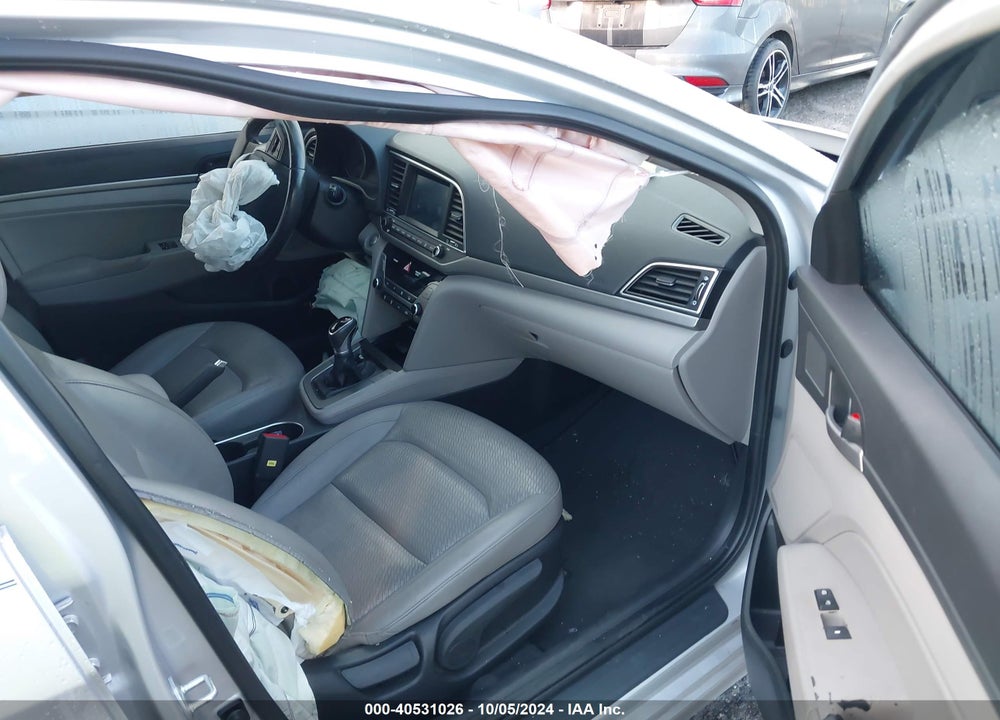 2017 HYUNDAI ELANTRA LIMITED VIN: KMHD84LF0HU146786