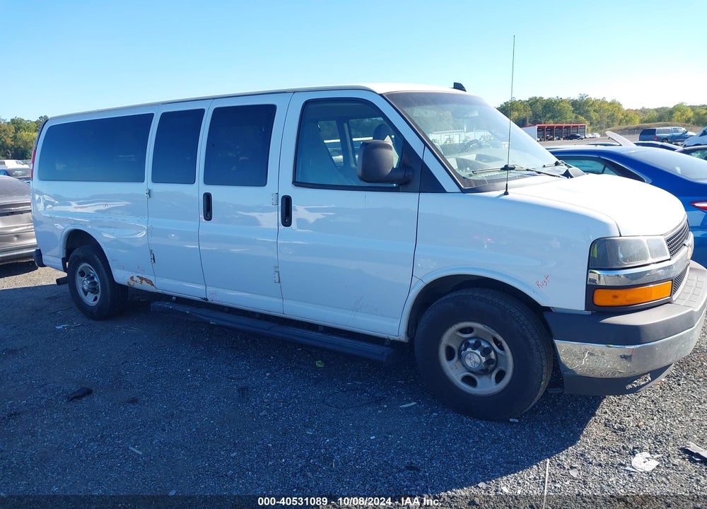 2017 CHEVROLET EXPRESS 3500 LT VIN: 1GAZGPFG9H1259634