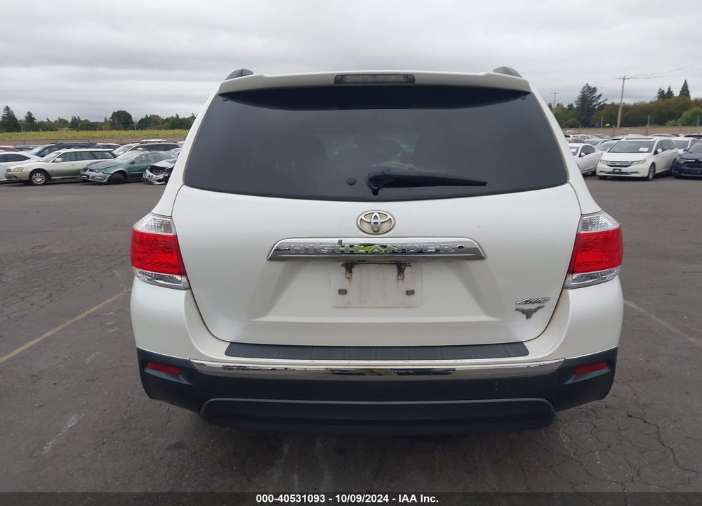 2013 TOYOTA HIGHLANDER BASE PLUS V6 VIN: 5TDBK3EH7DS223240