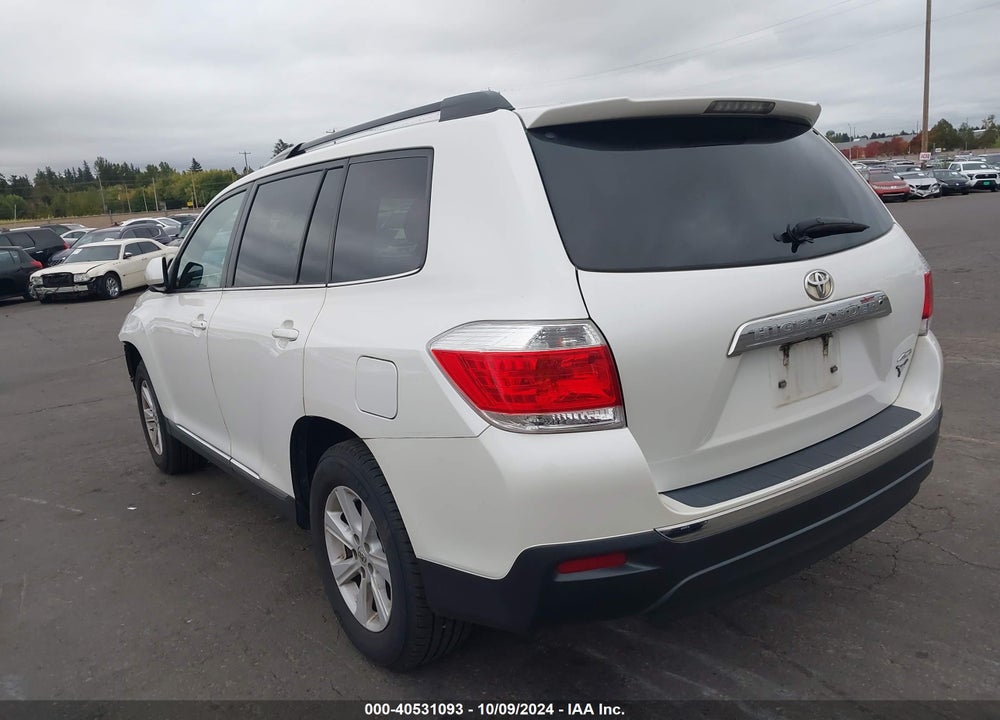 2013 TOYOTA HIGHLANDER BASE PLUS V6 VIN: 5TDBK3EH7DS223240