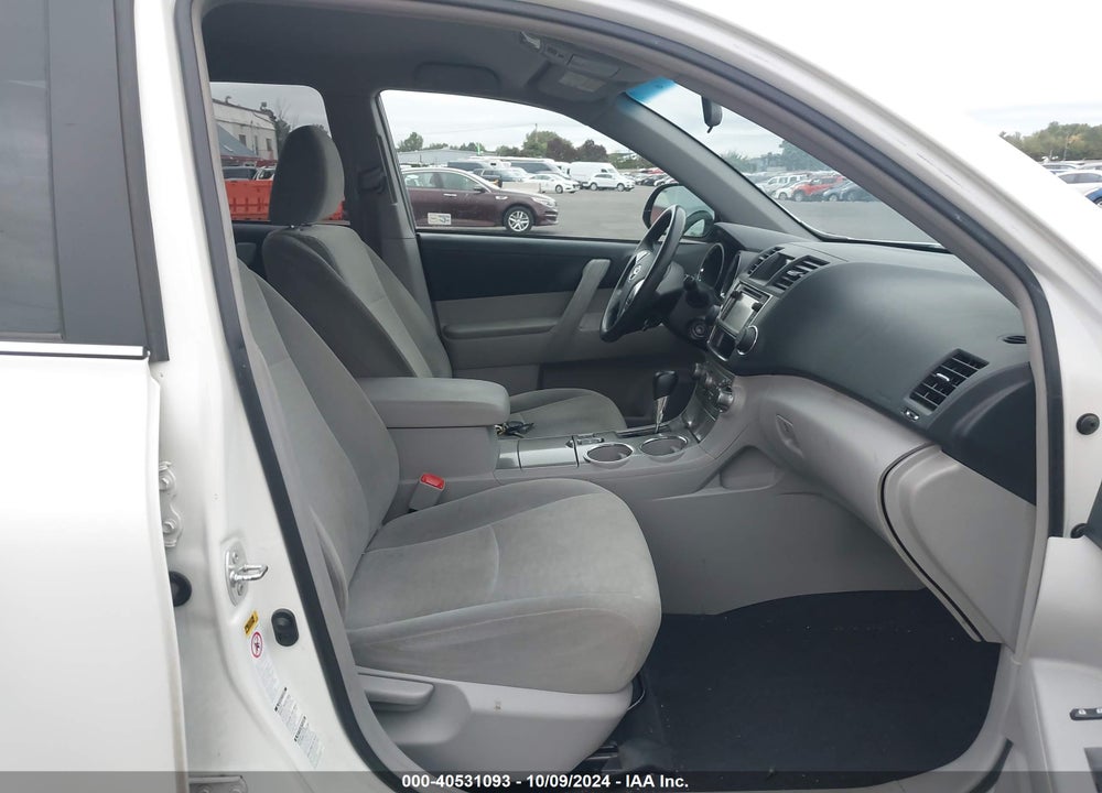 2013 TOYOTA HIGHLANDER BASE PLUS V6 VIN: 5TDBK3EH7DS223240