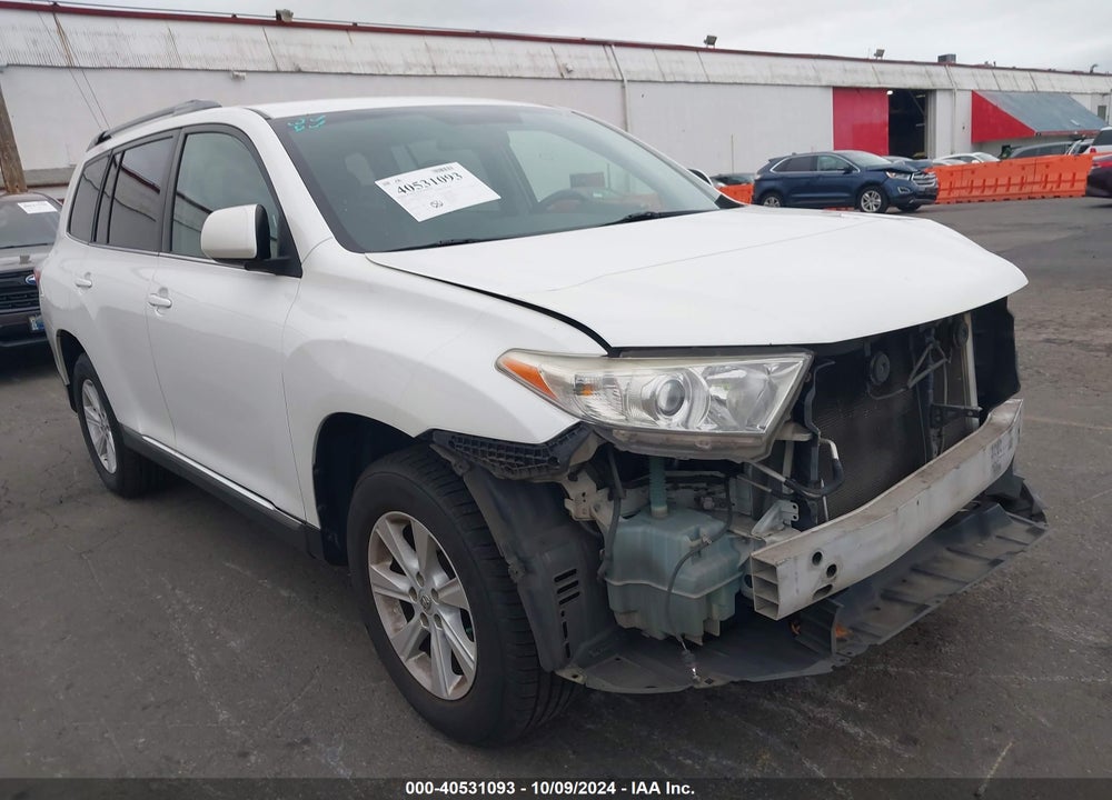 2013 TOYOTA HIGHLANDER BASE PLUS V6 VIN: 5TDBK3EH7DS223240