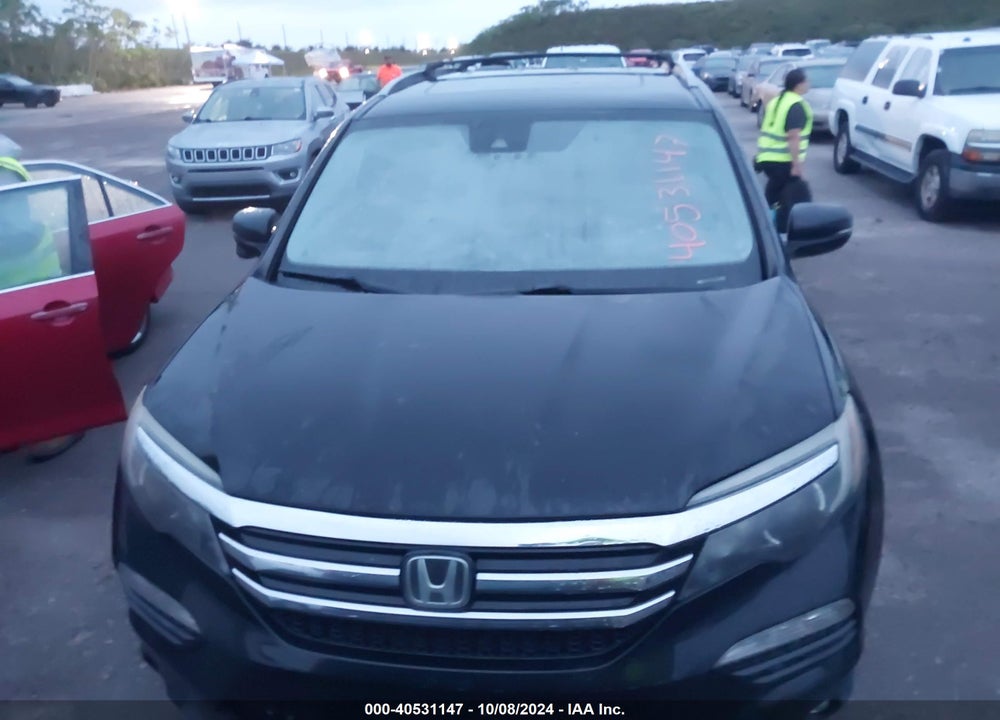 2017 HONDA PILOT TOURING VIN: 5FNYF5H97HB023953