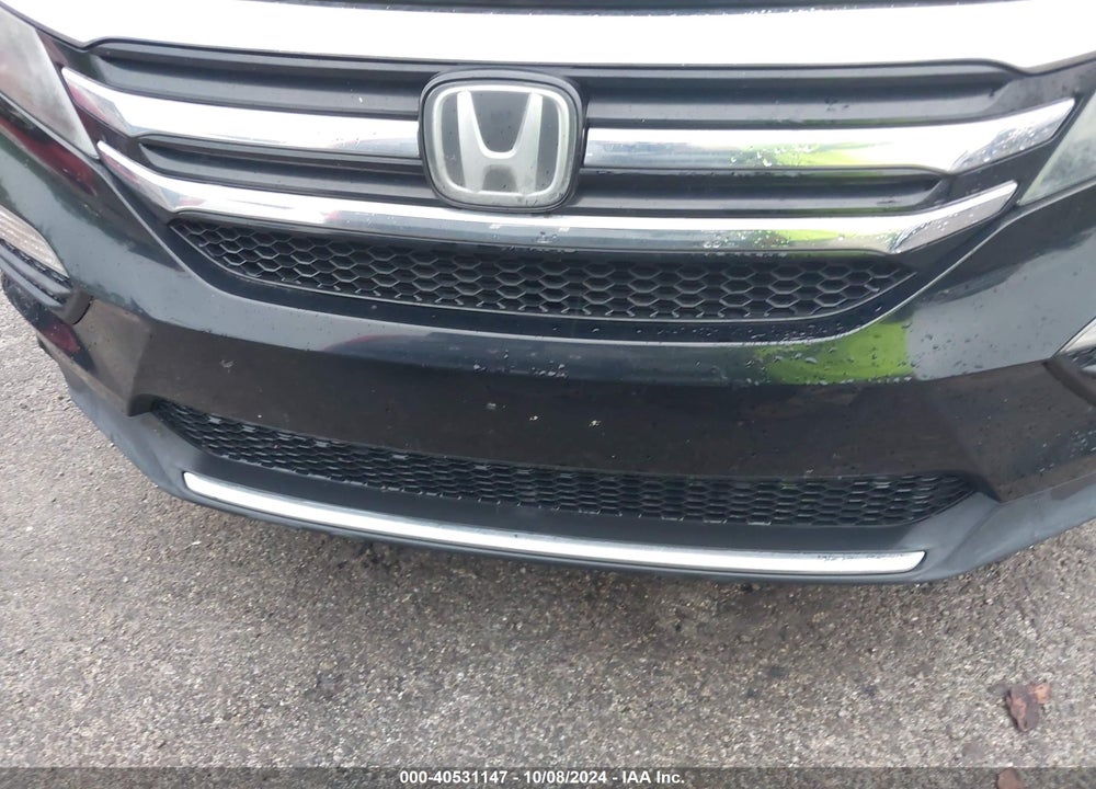 2017 HONDA PILOT TOURING VIN: 5FNYF5H97HB023953
