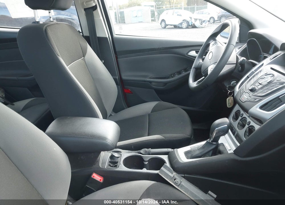 2014 FORD FOCUS SE VIN: 1FADP3F22EL386617