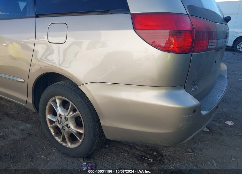 2005 TOYOTA SIENNA XLE LIMITED VIN: 5TDBA22C75S038421
