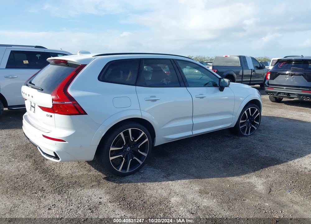 2024 VOLVO XC60 B5 ULTIMATE DARK THEME VIN: YV4L12RM7R1744811