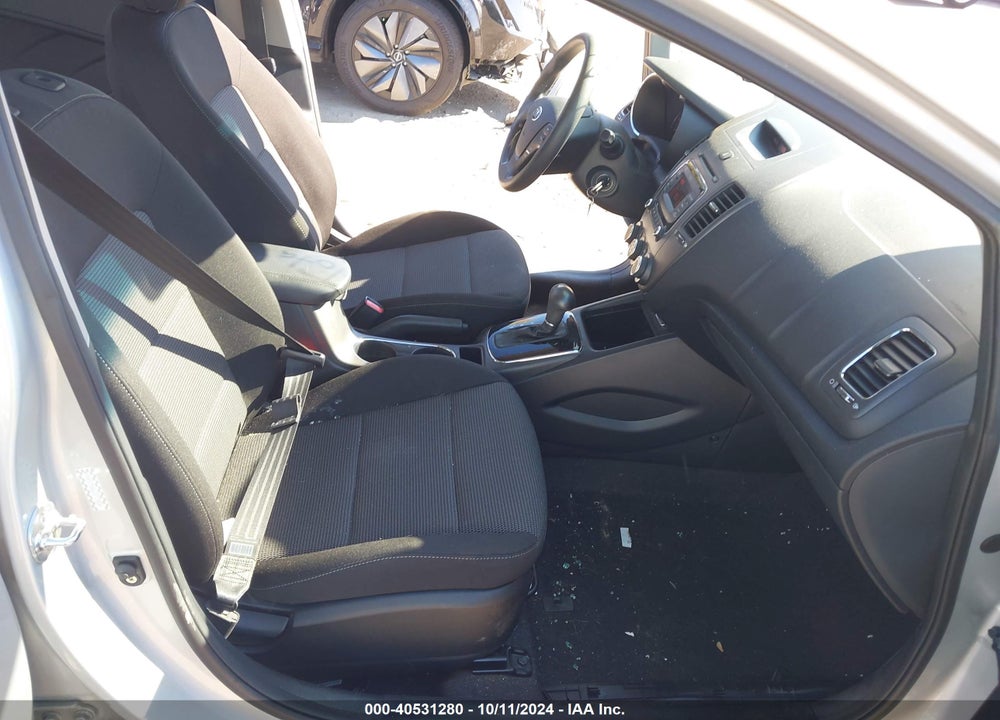 2018 KIA FORTE LX VIN: KNAFK5A86J5773434