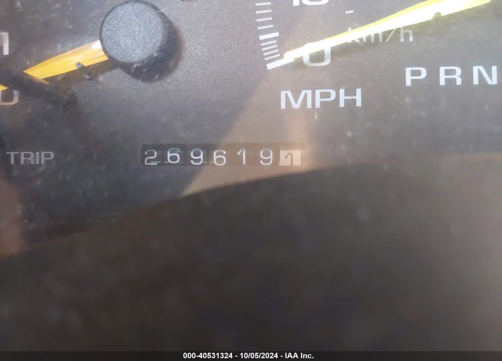 1996 GMC SUBURBAN C1500 VIN: 3GKEC16RXTG520364